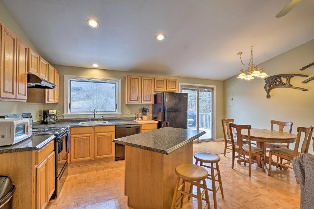 Quiet Catskills Getaway With Deck And Mtn Views New Kingston Exterior photo